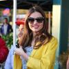 Miranda Kerr dévoile ses interminables gambettes lors d'un passage par Whole Foods Market, à Los Angeles, le 28 décembre 2012