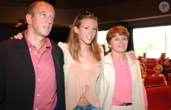 Lorie et ses parents en 2003