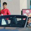 Rihanna et Chris Brown se promènent à Los Angeles, le 2 janvier 2013. Le couple a été vu dans la même voiture.