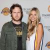 A.J. Buckley et sa fiancée Abigail Ochse en avril 2011 à Los Angeles