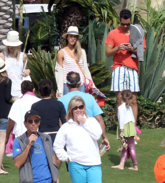 L'actrice Jessica Alba passe le début de l'année 2013 avec sa petite famille à Cabo San Lucas au Mexique. Photo prise le 3 janvier 2013.