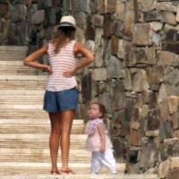 Jessica Alba en mini bikini avec mari et enfants au Mexique