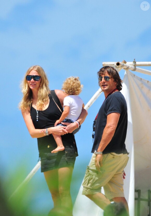 Jodie Kidd et son mari Andrea Vianni passent du bon temps sur une plage argentine. Le 6 janvier 2012