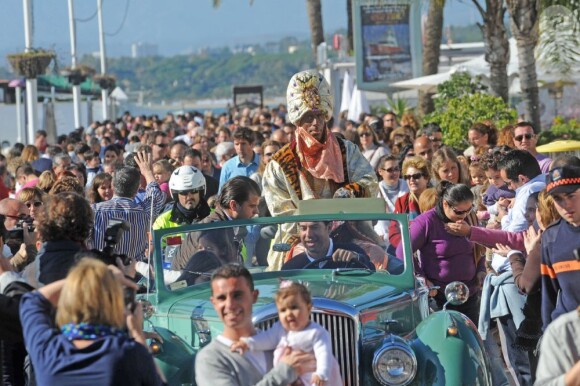 Ruud van Nistelrooy déguisé en Balthazar lors de la Cabalgata de los tres reyes, la traditionnelle parade des rois mages en Espagne, le 5 janvier 2013 à Marbella.