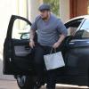 Chaz Bono, en perte de poids, rentre chez lui après une journée de shopping à Beverly Hills, le 7 janvier 2013.