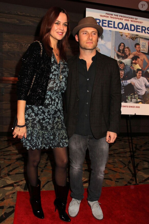 Christopher Stills et Corina Marinescu à la première du film Freeloaders à Los Angeles le 7 janvier 2013.