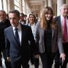 Nicolas Sarkozy et Carla Bruni votent dans le 16e arrondissement, le 10 juin 2012 à Paris