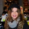 Victoria Abril donne le coup d'envoi des soldes au BHV Homme de Paris, le 9 janvier 2013.