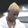 Mario Balotelli et sa nouvelle excentricité capillaire à Manchester le 10 janvier 2013 après l'entraînement du club de City