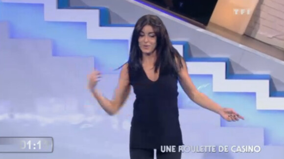 Jenifer dans un extrait du Photomime dans Vendredi tout est permis sur TF1 le vendredi 11 janvier 2013