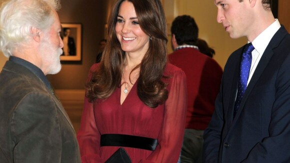Kate Middleton, enceinte, découvre avec William son portrait ''pourri'' !