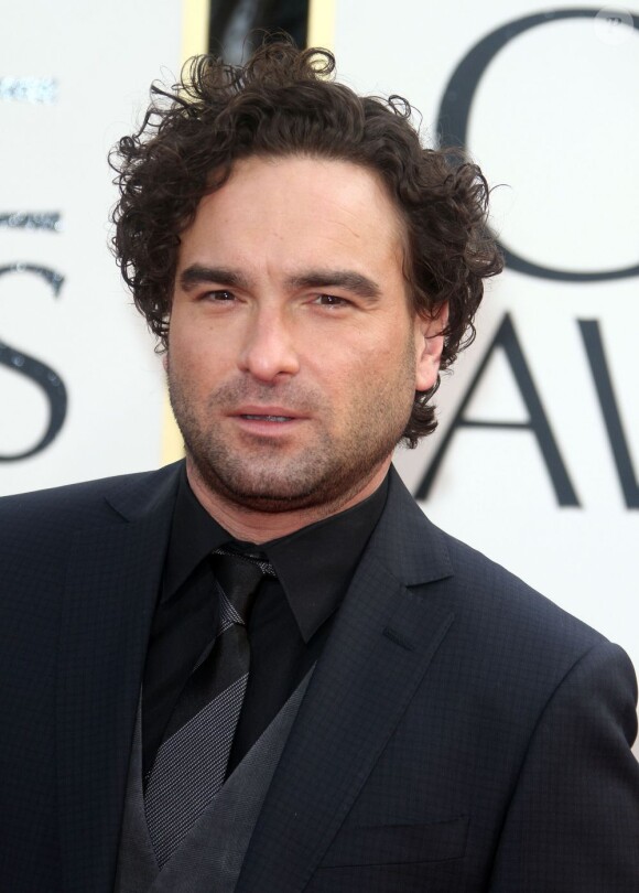 Johnny Galecki aux 70e Golden Globe Awards au Beverly Hilton Hôtel à Los Angeles, le 13 janvier 2013