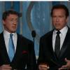 Sylvester Stallone et Arnold Schwarzenegger remettent le prix du meilleur film étranger aux Golden Globes le 13 janvier 2013