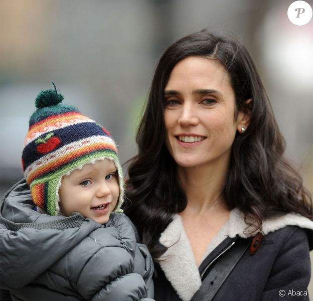Jennifer Connelly et sa fille Agnes après avoir quitté le plateau de tournage du film Winter's Tale à New York le 14 janvier 2013.