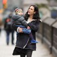 Jennifer Connelly et sa fille Agnes après avoir quitté le plateau de tournage du film  Winter's Tale  à New York le 14 janvier 2013.