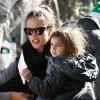 Alessandra Ambrosio récupère sa fille Anja à la sortie de l'école. Los Angeles, le 14 janvier 2013.