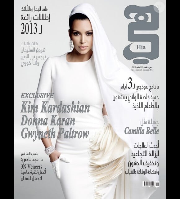 Kim Kardashian, habillée d'une robe haute couture signée Stéphane Rolland, figure en Une du magazine Hia.