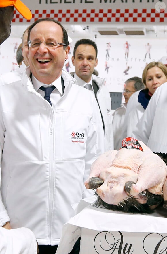 Le président François Hollande en visite au marché de Rungis près de Paris le 27 décembre 2012.