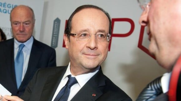 François Hollande : Ses mugs dédicacés se vendent par milliers !