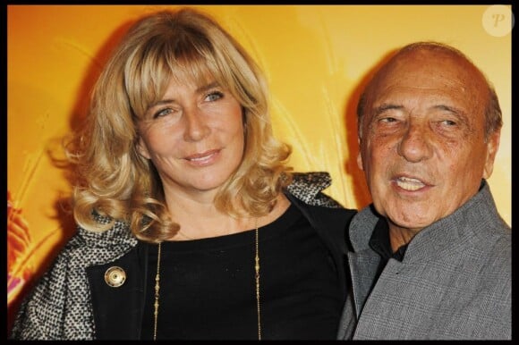 Jacques Séguéla et sa femme Sophie à Paris le 22 novembre 2011. 