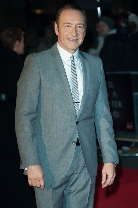 Kevin Spacey est la vedette du tapis et de la série House Of Cards à l'Odeon West End de Londres, le 17 janvier 2013.