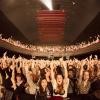 Des milliers de doigts d'honneur pour saluer avec humour la performance délirant des Airnadette, à l'Olympia le 19 janvier 2013.