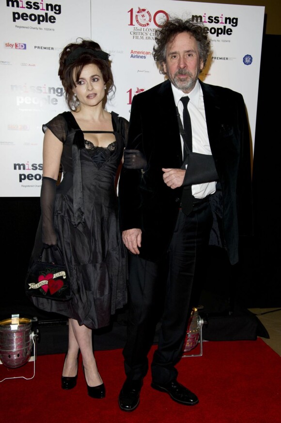 Helena Bonham-Carter et un Tim Burton blessé à la soirée London Critics Circle Film Awards à Londres, le 20 janvier 2013.