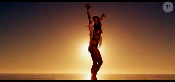 Inna dans le clip More Than Friends, extrait de l'album Party Never Ends à paraître le 1er mars 2012