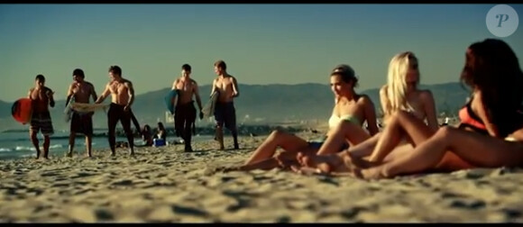 Inna, image du clip More Than Friends, extrait de l'album Party Never Ends à paraître le 1er mars 2012
