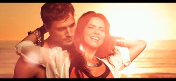 Inna, image du clip More Than Friends, extrait de l'album Party Never Ends à paraître le 1er mars 2012