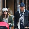 Drew Barrymore et son époux Will Kopelman promènent leur fille Olive dans les rues de New York le 20 Janvier 2013.