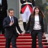Nicolas Sarkozy et Carla Bruni lors de la passation de pouvoir à l'Elysée le 15 mai 2012