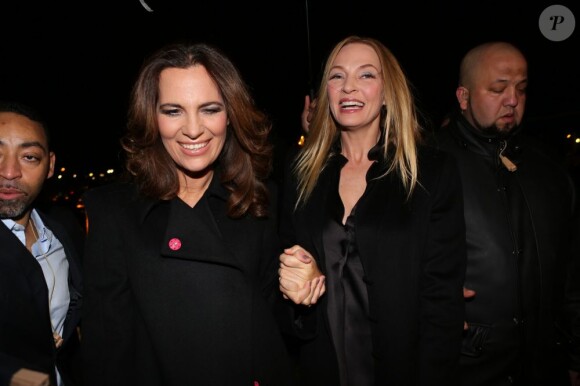 Uma Thurman escortée par Roberta Armani, nièce de Giorgio Armani à son arrivée au Palais de Chaillot pour assister au défilé haute couture printemps-été 2013 du créateur italien. Paris, le 22 janvier 2013.