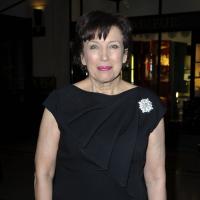 Roselyne Bachelot, élégante et chic auprès de Mia Frye et des frères Bogdanov