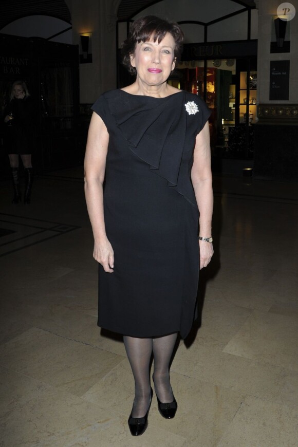 Roselyne Bachelot, l'ancienne ministre et chroniqueuse de l'émission Grand 8  à la soirée d'ouverture de la boutique de luxe Lady R Forrest, à Paris le 23 janvier 2013.