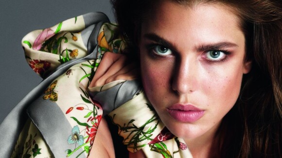 Charlotte Casiraghi célèbre le Flora de Gucci en toute féminité
