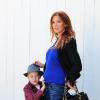 La jolie Poppy Montgomery, enceinte de son deuxième enfant, et son premier fils Jackson attendent leur voiture après avoir petit-déjeuné à Santa Monica, le 23 janvier 2013