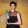 Anne Hathaway remporte le prix de la meilleure actrice dans un second rôle aux Screen Actor's Guild Awards, le 27 janvier 2013.