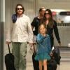 L'acteur Christian Bale, sa femme Sandra Sibi Blazic et leur fille Emmeline arrivent à l'aéroport de Los Angeles, le 31 janvier 2013.