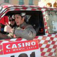  Pierre Casiraghi à Monaco le 31 janvier 2013, lors de sa participation avec son ami Jean-Thierry Besins au XVIe Rallye Monte-Carlo historique, au volant d'une Renault 5 Alpine aux couleurs de la principauté. 