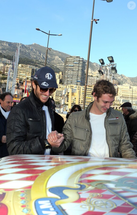 Pierre Casiraghi à Monaco le 31 janvier 2013, lors de sa participation avec son ami Jean-Thierry Besins au XVIe Rallye Monte-Carlo historique, au volant d'une Renault 5 Alpine aux couleurs de la principauté.