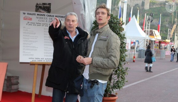 Pierre Casiraghi à Monaco le 31 janvier 2013, lors de sa participation avec son ami Jean-Thierry Besins au XVIe Rallye Monte-Carlo historique, au volant d'une Renault 5 Alpine aux couleurs de la principauté.