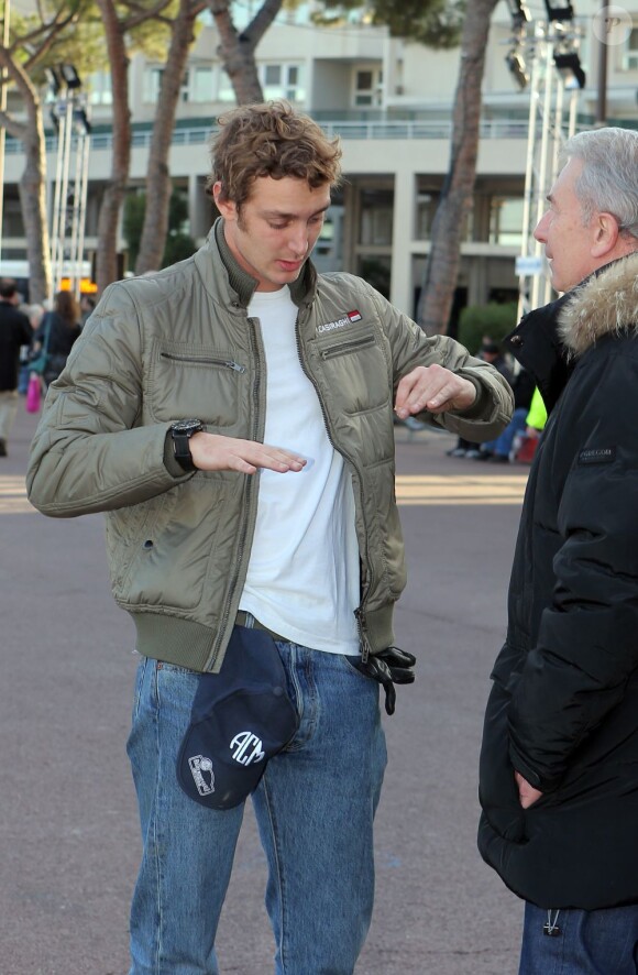 Pierre Casiraghi à Monaco le 31 janvier 2013, lors de sa participation avec son ami Jean-Thierry Besins au XVIe Rallye Monte-Carlo historique, au volant d'une Renault 5 Alpine aux couleurs de la principauté.