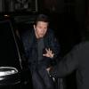 Mark Wahlberg dans son taxi en direction du restaurant L'ami Louis à Paris, le 3 fevrier 2013.