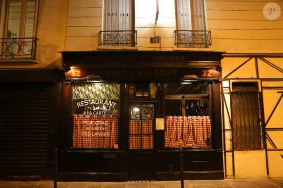 Mark Wahlberg et sa femme Rhea Durham vont dîner au restaurant L'ami Louis à Paris, le 3 fevrier 2013.