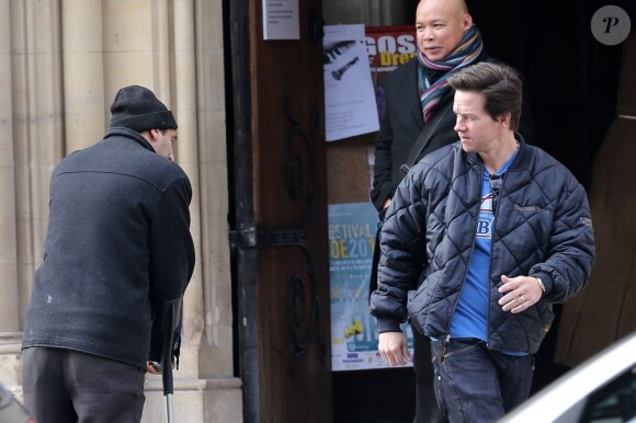 Mark Wahlberg quitte la Cathédrale américaine de la Sainte Trinité à Paris, le 3 février 2013.