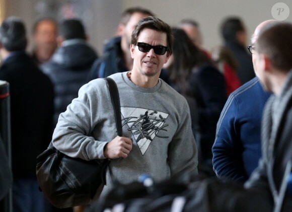 Mark Wahlberg arrive à Paris, où l'acteur vient en visite privée, le 2 fevrier 2013.