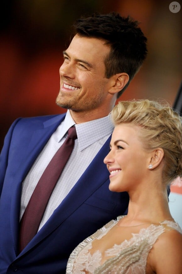 Josh Duhamel et la superbe Julianne Hough, duo de fiction pour Safe Haven dont la première se tenait au Chinese Theatre de Los Angeles, le 5 février 2013.