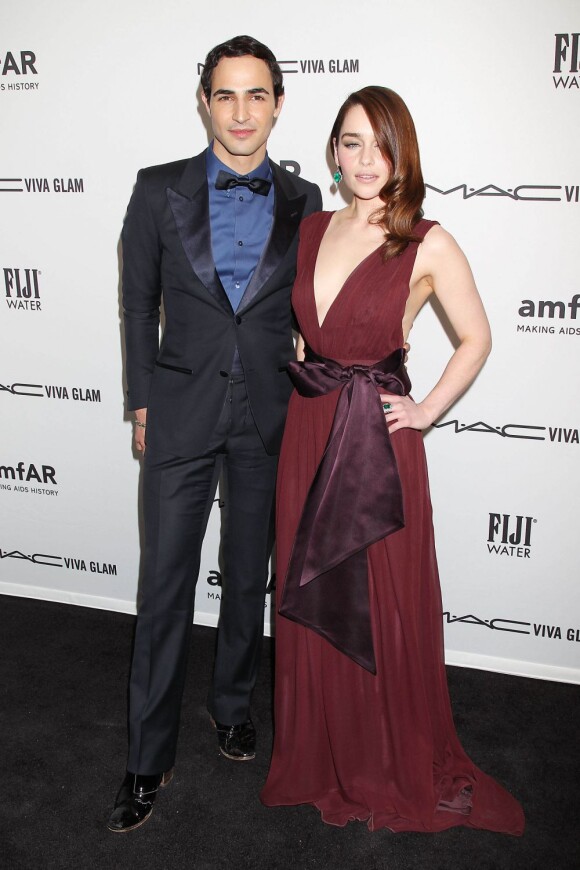 Zac Posen et Emilia Clark au gala de l'amfAR à New York, le 6 février 2013. La soirée avait pour but de réunir des fonds pour la recherche contre le sida.