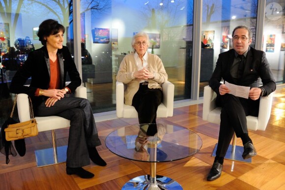 Inès de la Fressange, Francine Leca et Laurent Chiron (directeur commercial de la société Viparis) à Paris, le 7 février 2013.